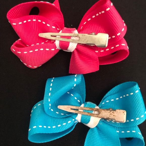 Cotton Tails "Set of Hair bow clips in Stitch Ribbon Pink and Blue" - Picture 2 of 2